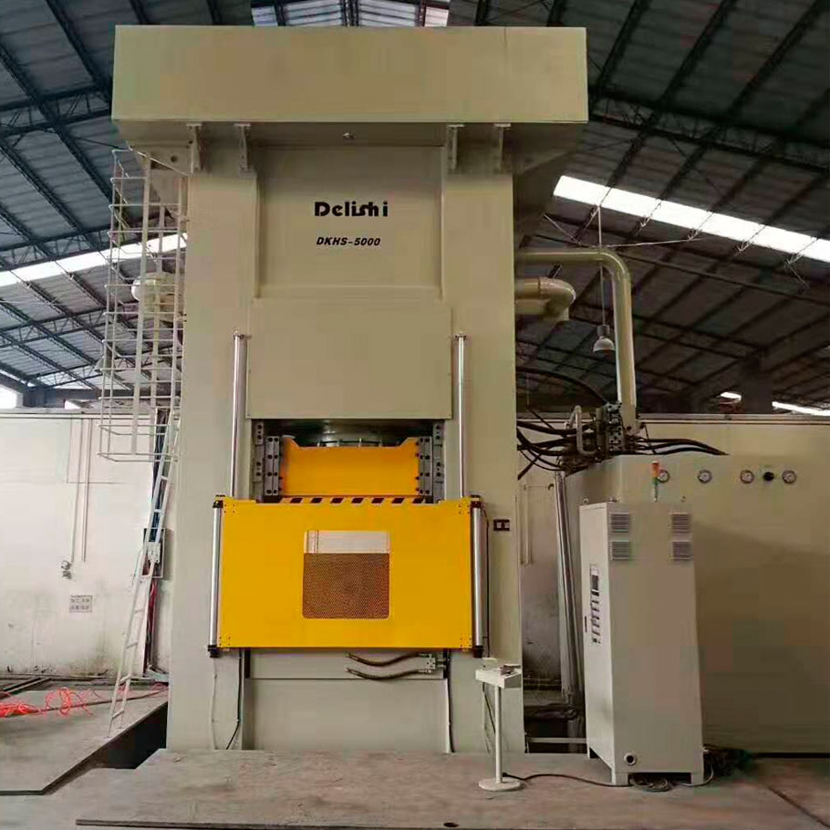 恒行娱乐5000吨液压机