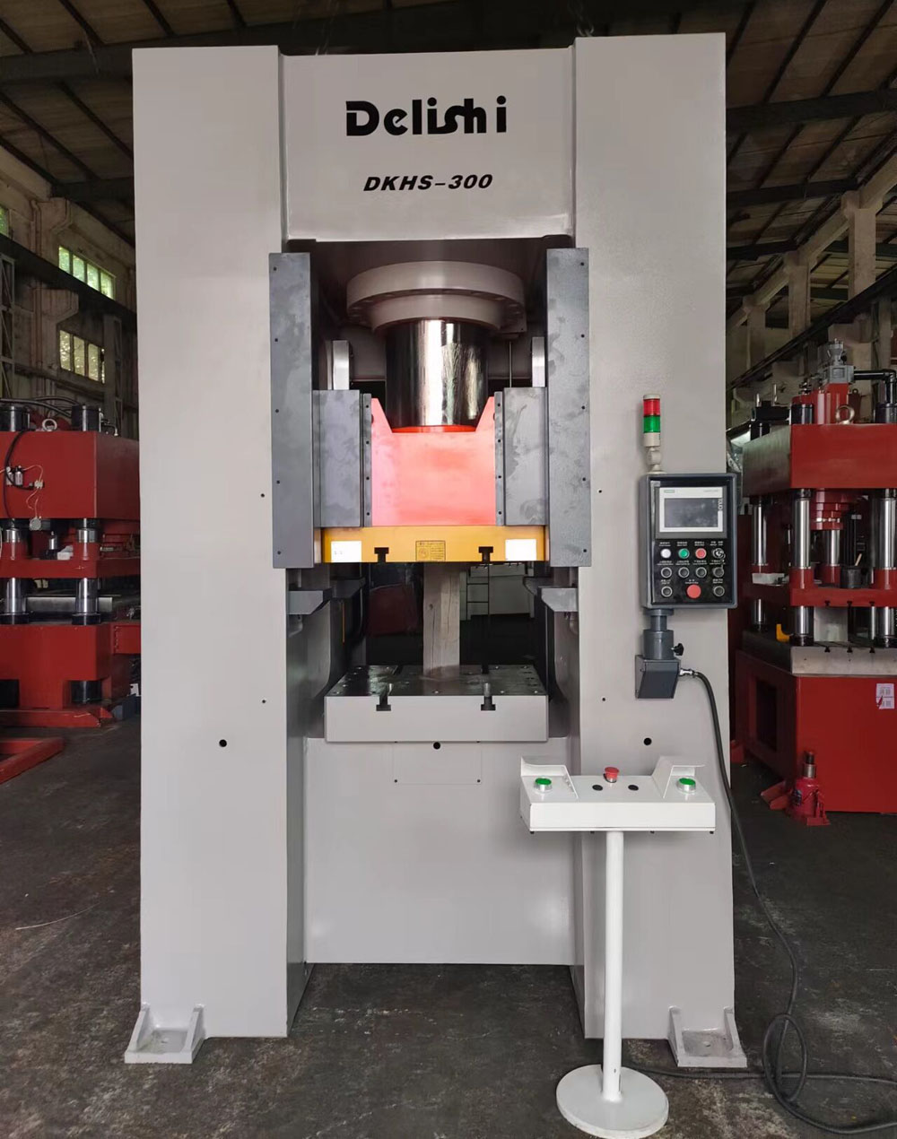 DKHS300吨框架导轨液压机